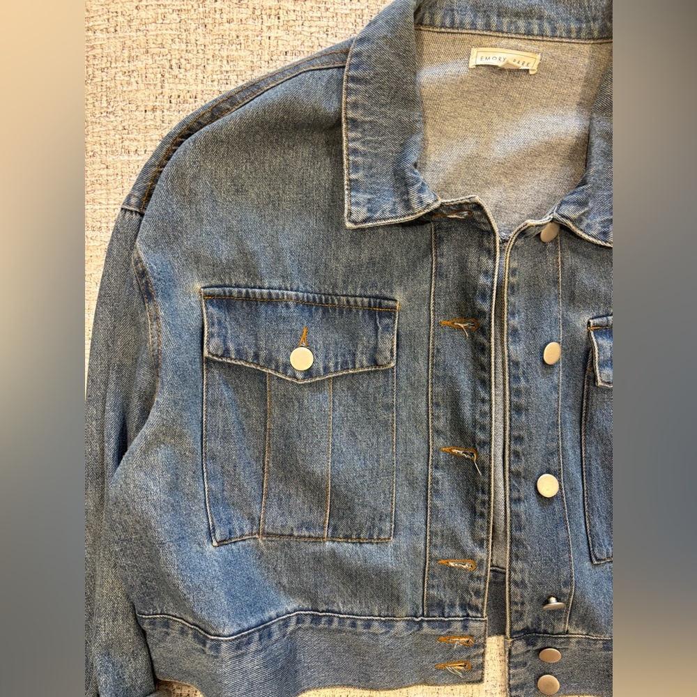 Women's Boxy Cropped Blue Denim Jacket
